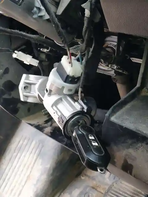 Canadian Locksmiths automotive locksmith service Windsor