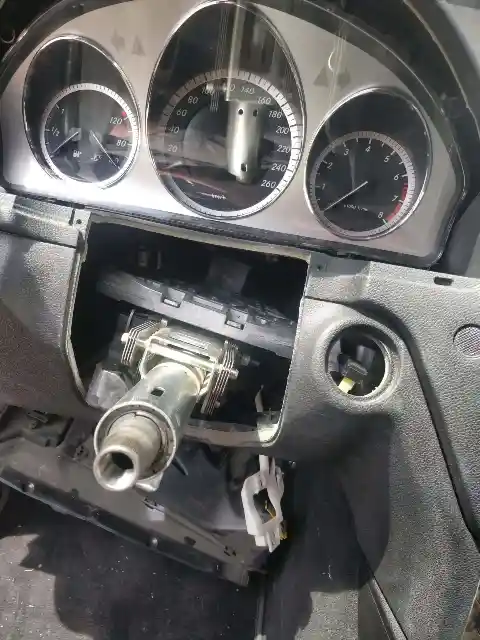 Mercedes-Benz car key replacement near Riverside Drive in Windsor Ontario N9A